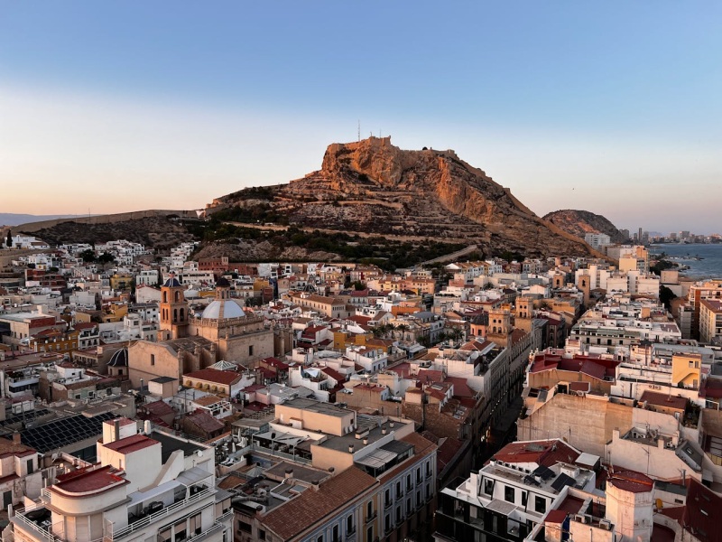 Alicante, castillo. Photo by Suha Boncukcu